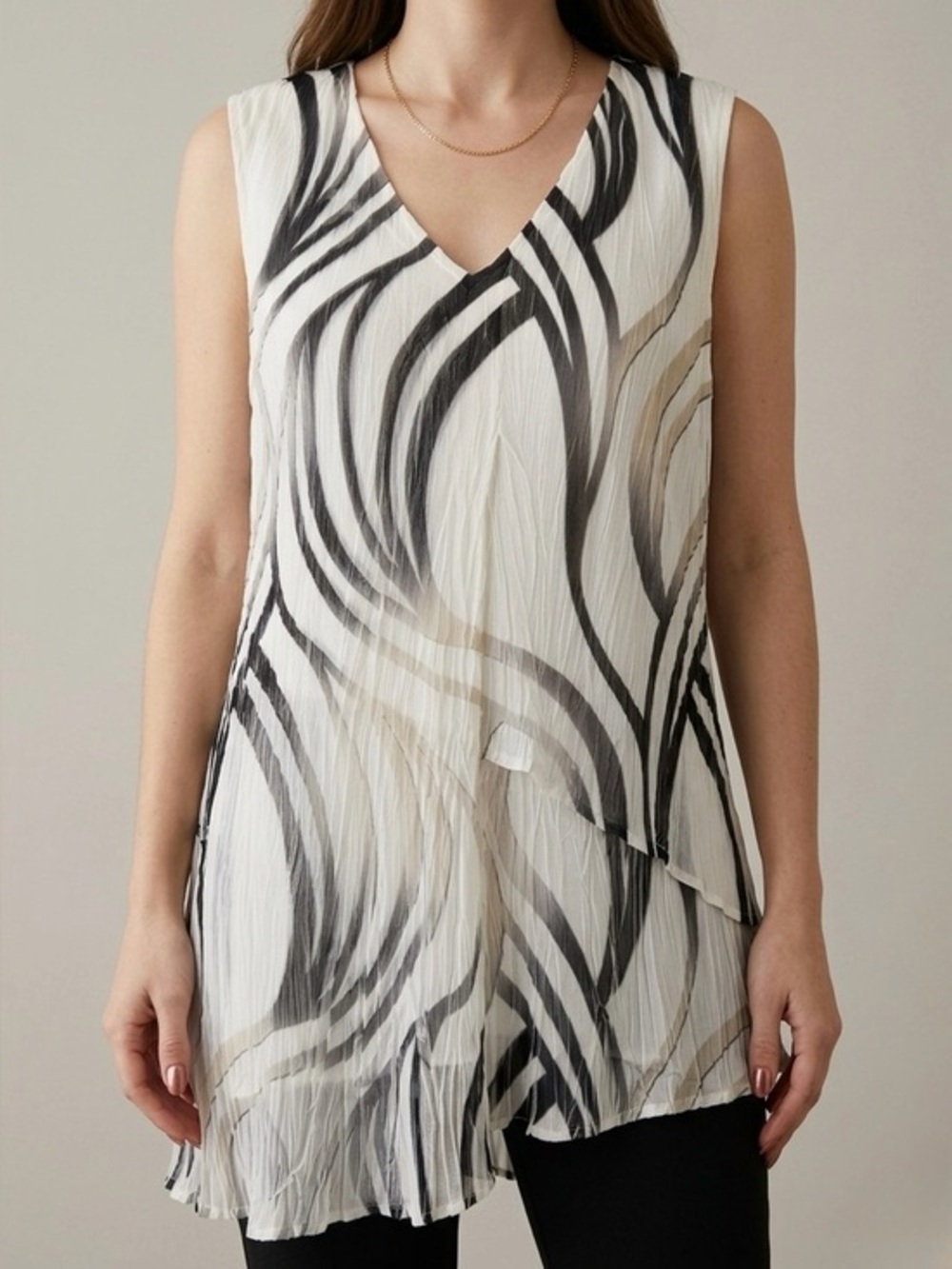 KOMAROV Tiered Pleated V-Neck Abstract Swirl Top XL